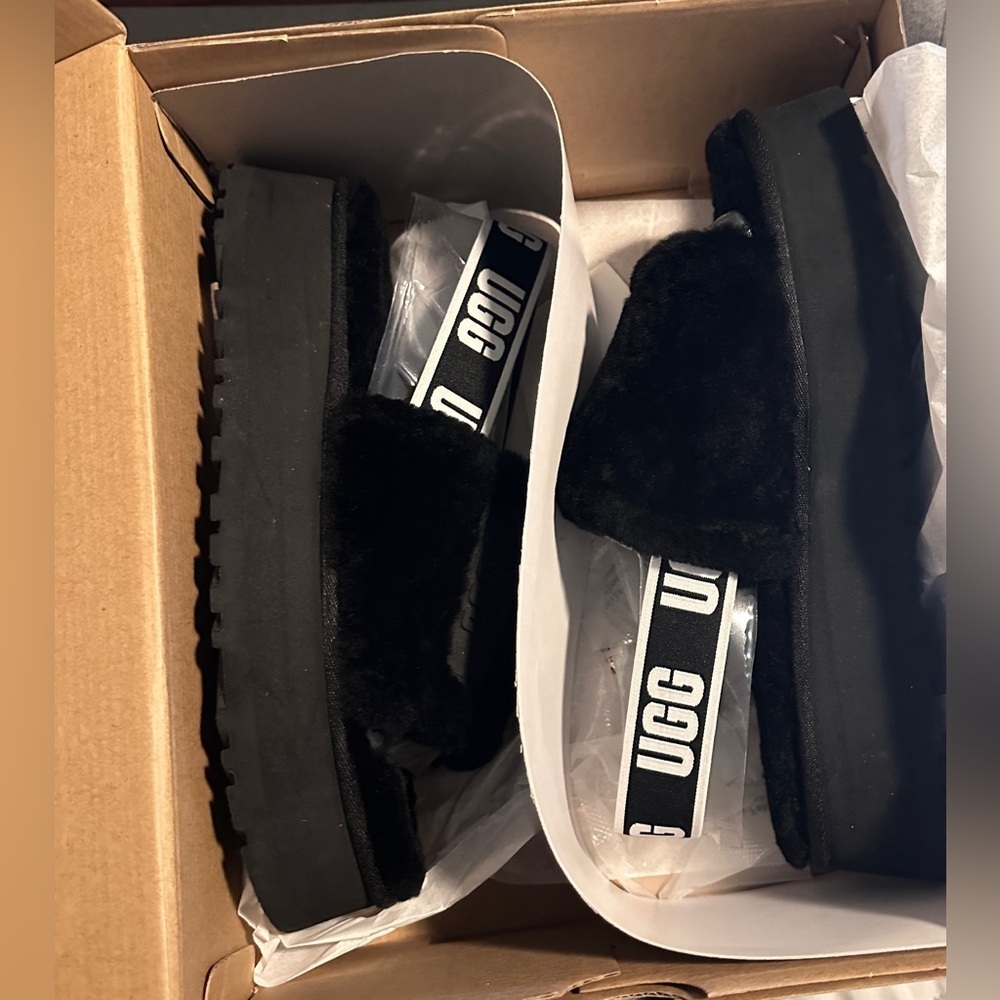 UGG Disco Slide Black Slippers Women’s 9 Platform Shearling Sandals NIB 1112258